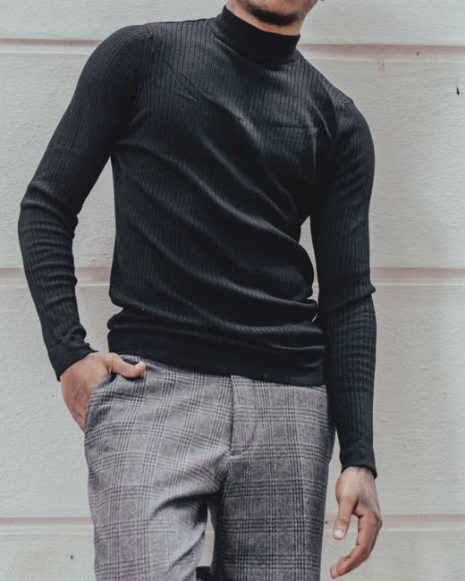 Blusa de Frio Gola Alta Preta